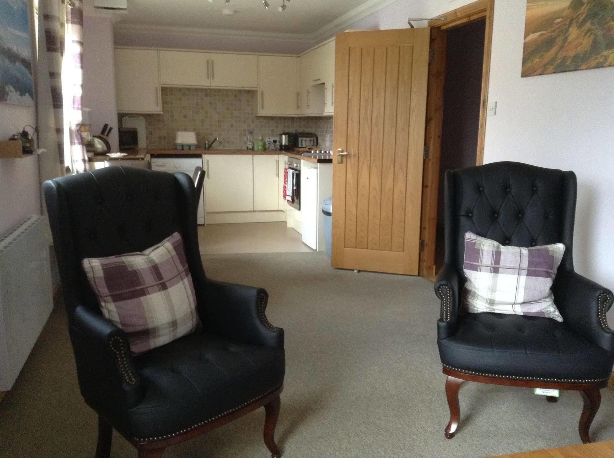 Glenlochy Nevis Bridge Apartments Fort William Bagian luar foto