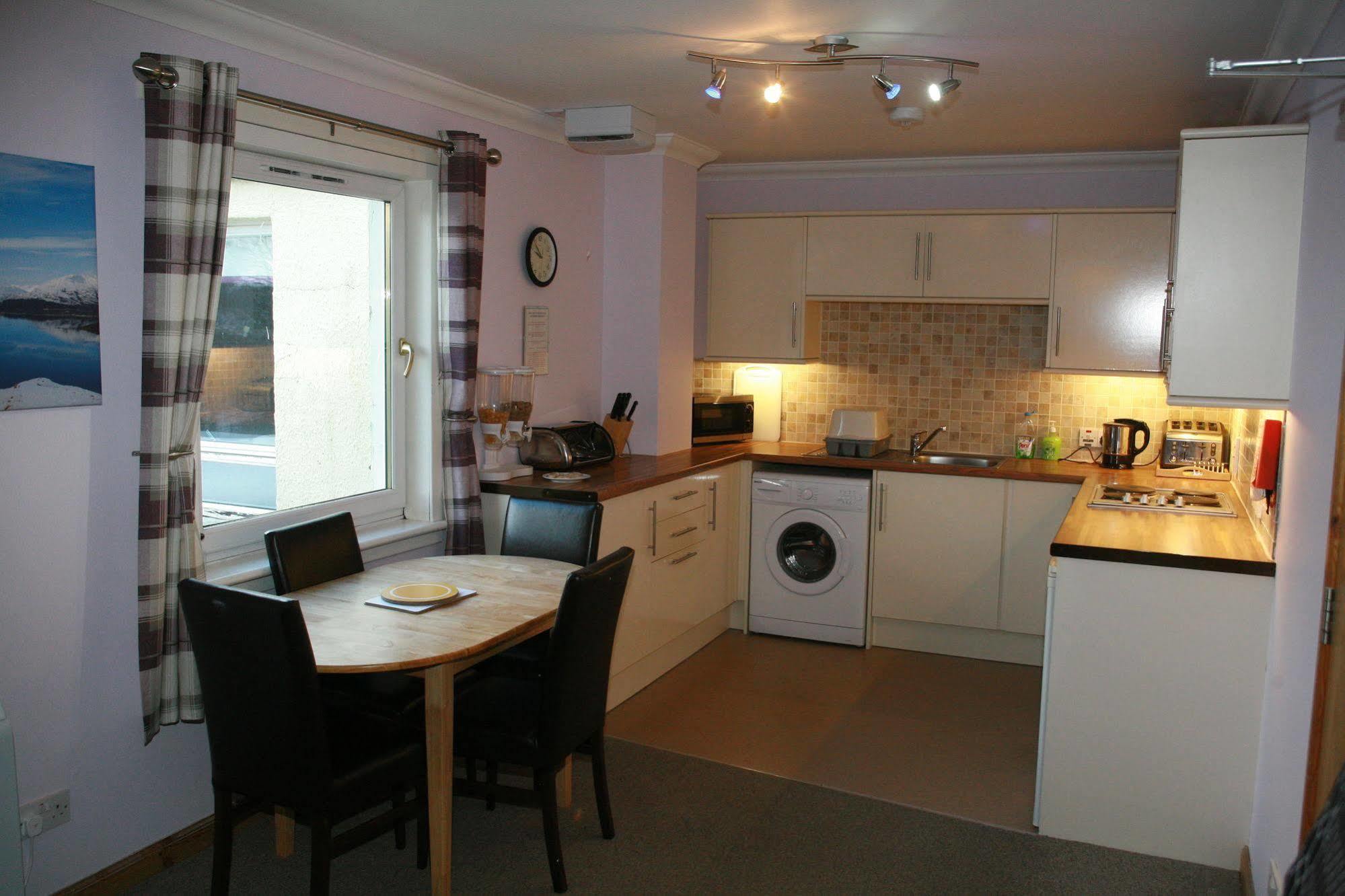 Glenlochy Nevis Bridge Apartments Fort William Bagian luar foto